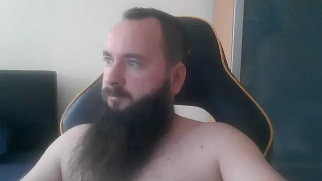 Snapshot of LondonMan1988 chatting on 10-25-25, 11:40 LondonMan1988 online show from 10-25-25, 11:40