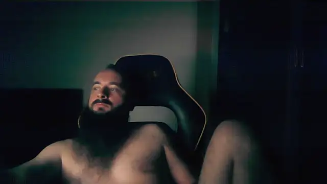 Snapshot of LondonMan1988 chatting on 11-02-25, 04:53 LondonMan1988 online show from 11-02-25, 04:53