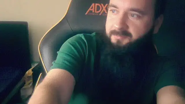 Snapshot of LondonMan1988 chatting on 11-17-25, 03:29 LondonMan1988 online show from 11-17-25, 03:29