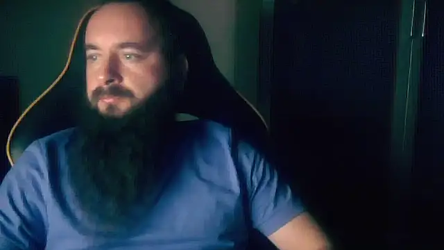 Snapshot of LondonMan1988 chatting on 11-19-25, 06:30 LondonMan1988 online show from 11-19-25, 06:30