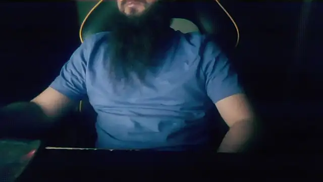 Snapshot of LondonMan1988 chatting on 11-25-25, 05:35 LondonMan1988 online show from 11-25-25, 05:35