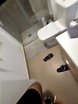 Snapshot of sapasupu6 chatting on 11-17-25, 06:35 sapasupu6 online show from 11-17-25, 06:35