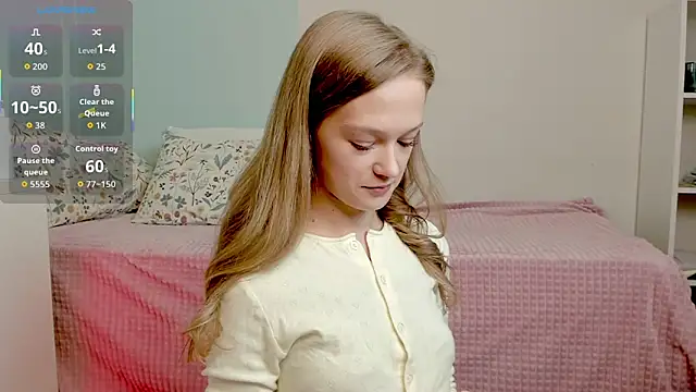 Snapshot of Kara_smalltits chatting on 02-28-26, 01:12 Kara smalltits online show from 02-28-26, 01:12