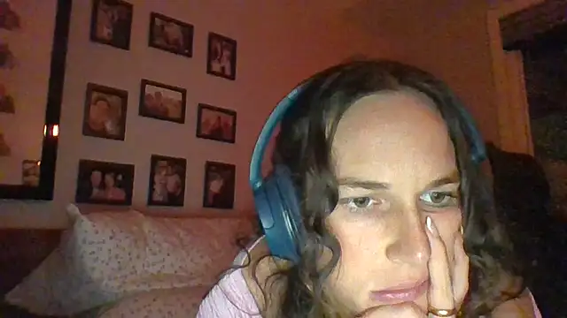 forbiddenbabygirl online show from 11-04-25, 04:33