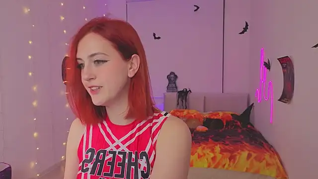 bananasgirl online show from 10-24-25, 05:09