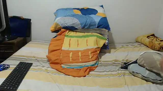 Snapshot of Miilu74 chatting on 11-30-25, 05:06 Miilu74 online show from 11-30-25, 05:06