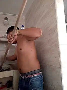 Snapshot of andrewcaxo chatting on 09-18-25, 04:31 andrewcaxo online show from 09-18-25, 04:31