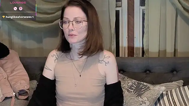 Snapshot of kohlbird chatting on 11-12-25, 01:50 kohlbird online show from 11-12-25, 01:50