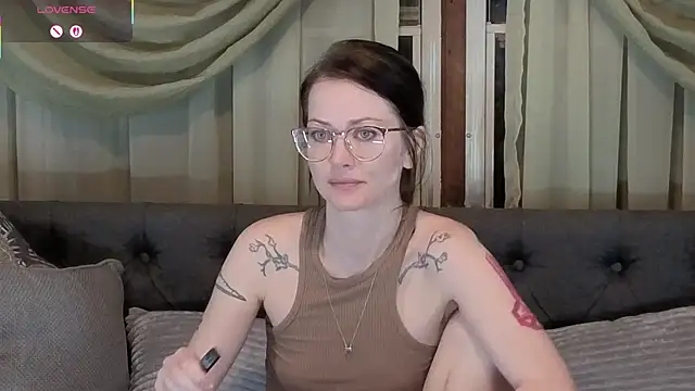 Snapshot of kohlbird chatting on 11-23-25, 12:43 kohlbird online show from 11-23-25, 12:43