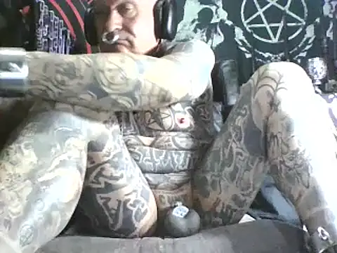 Snapshot of object857 chatting on 10-18-25, 05:46 object857 online show from 10-18-25, 05:46