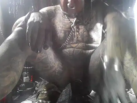 Snapshot of object857 chatting on 12-04-25, 08:39 object857 online show from 12-04-25, 08:39