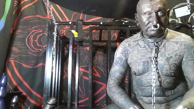 Snapshot of object857 chatting on 03-08-26, 09:40 object857 online show from 03-08-26, 09:40