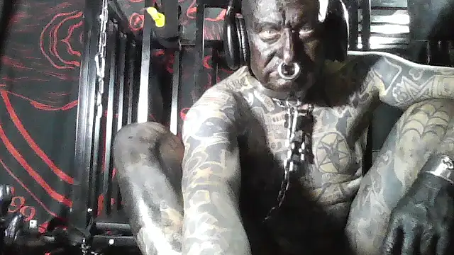 Snapshot of object857 chatting on 03-10-26, 11:54 object857 online show from 03-10-26, 11:54