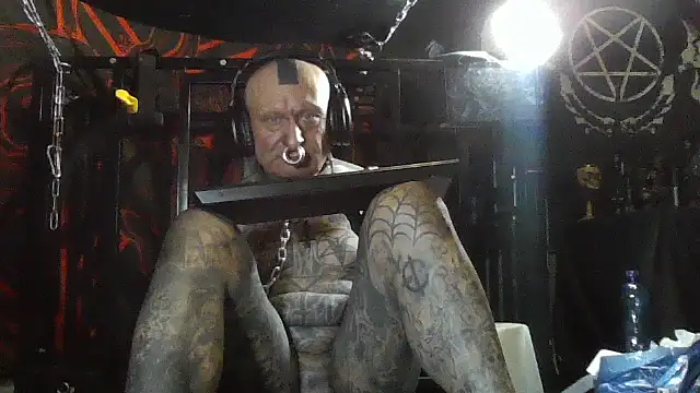 Snapshot of object857 chatting on 04-01-26, 08:06 object857 online show from 04-01-26, 08:06