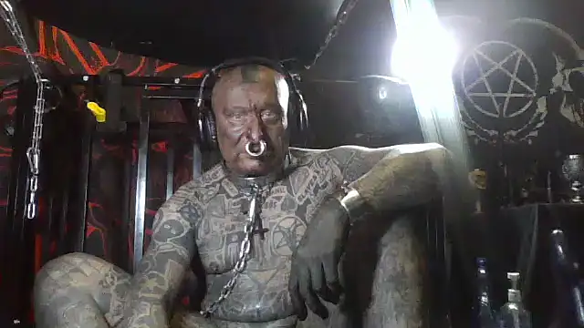 Snapshot of object857 chatting on 04-03-26, 09:24 object857 online show from 04-03-26, 09:24