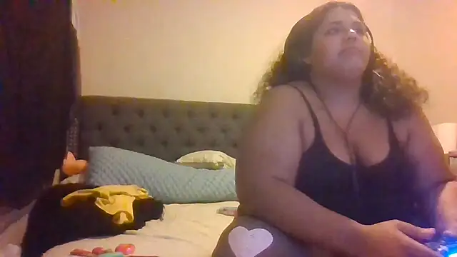 Snapshot of 1n0nlythroat chatting on 05-29-26, 04:43 1n0nlythroat online show from 05-29-26, 04:43