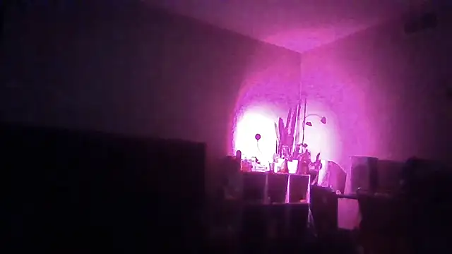 Snapshot of 1n0nlythroat chatting on 05-29-26, 11:47 1n0nlythroat online show from 05-29-26, 11:47