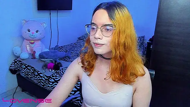 Snapshot of lillykittyy chatting on 10-24-25, 12:08 lillykittyy online show from 10-24-25, 12:08