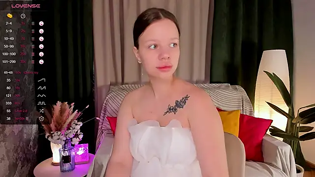 Snapshot of marydreams_ chatting on 06-08-26, 02:23 marydreams online show from 06-08-26, 02:23