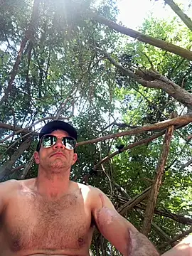 Snapshot of cloudsnfun chatting on 06-04-26, 04:57 cloudsnfun online show from 06-04-26, 04:57