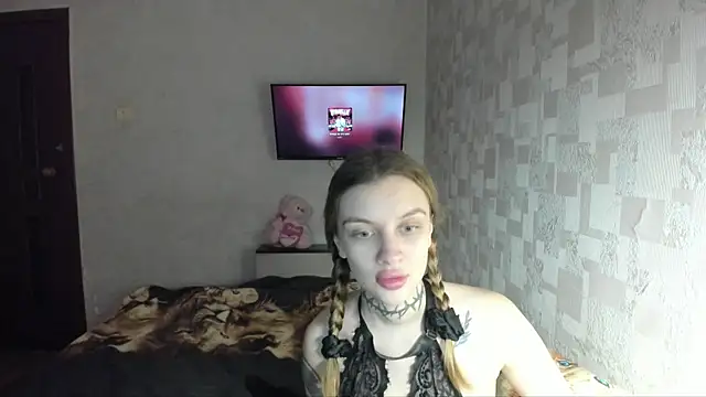 Snapshot of AlisTris chatting on 11-05-25, 12:27 AlisTris online show from 11-05-25, 12:27