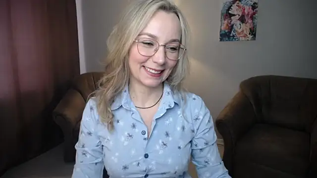 Snapshot of Ava_Elior chatting on 06-06-26, 10:20 Ava Elior online show from 06-06-26, 10:20