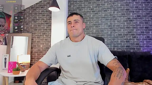 Snapshot of connorsmiith chatting on 09-13-25, 02:00 connorsmiith online show from 09-13-25, 02:00