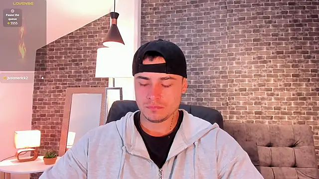 Snapshot of connorsmiith chatting on 10-13-25, 11:21 connorsmiith online show from 10-13-25, 11:21