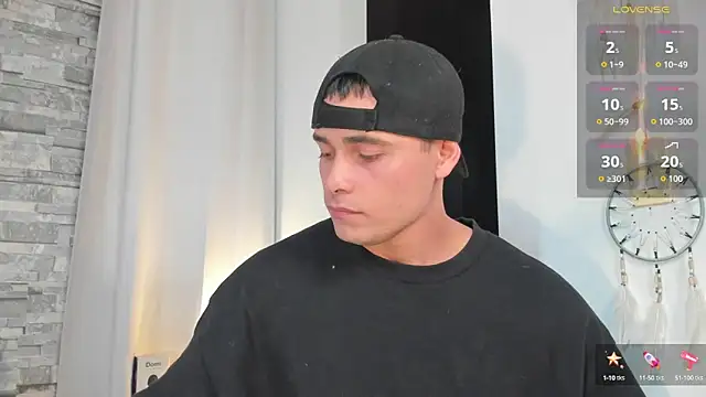 Snapshot of connorsmiith chatting on 10-21-25, 02:40 connorsmiith online show from 10-21-25, 02:40