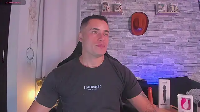 Snapshot of connorsmiith chatting on 11-13-25, 08:41 connorsmiith online show from 11-13-25, 08:41