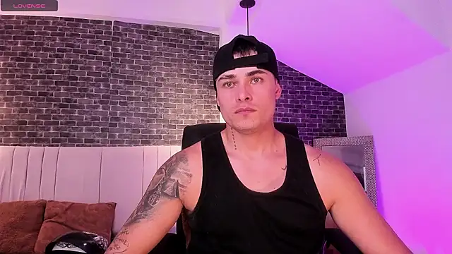 Snapshot of connorsmiith chatting on 02-14-26, 03:42 connorsmiith online show from 02-14-26, 03:42