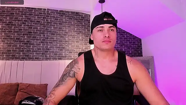 Snapshot of connorsmiith chatting on 02-20-26, 01:35 connorsmiith online show from 02-20-26, 01:35