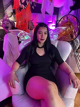 BellaFernandez   online show from 10-31-25, 12:17