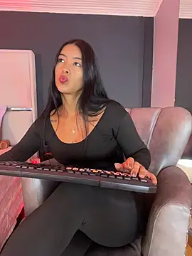 Snapshot of BellaFernandez__ chatting on 07-21-26, 01:46 BellaFernandez online show from 07-21-26, 01:46
