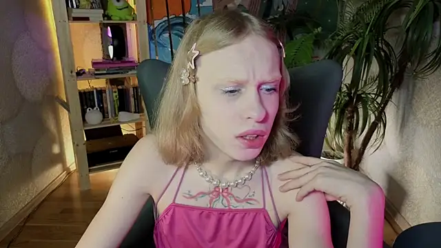 BarbieRichy online show from 10-19-25, 05:19