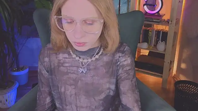 BarbieRichy online show from 11-14-25, 05:28