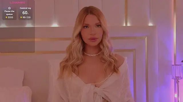 Snapshot of AriellaMelo chatting on 09-21-25, 05:53 AriellaMelo online show from 09-21-25, 05:53