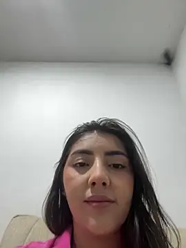Snapshot of Lupe_19 chatting on 09-13-25, 01:05 Lupe 19 online show from 09-13-25, 01:05