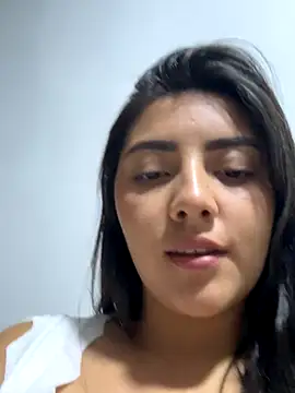 Snapshot of Lupe_19 chatting on 09-21-25, 05:31 Lupe 19 online show from 09-21-25, 05:31
