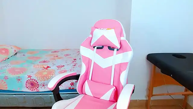 kamilla evans online show from 11-11-25, 10:43