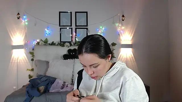 Megan 05  online show from 03-20-26, 06:57