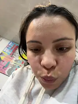 Snapshot of Megan_05_ chatting on 05-26-26, 07:21 Megan 05 online show from 05-26-26, 07:21