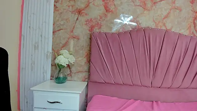 Snapshot of KatySweetas chatting on 12-14-25, 07:51 KatySweetas online show from 12-14-25, 07:51