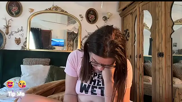 Snapshot of _Melia_ chatting on 06-27-26, 01:50 Melia online show from 06-27-26, 01:50