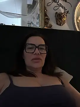 Snapshot of _Melia_ chatting on 06-28-26, 08:31 Melia online show from 06-28-26, 08:31