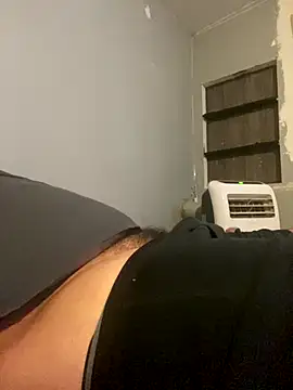 Snapshot of mexcok04 chatting on 10-13-25, 04:56 mexcok04 online show from 10-13-25, 04:56