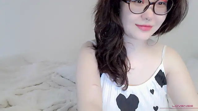 tsunade chan online show from 10-05-25, 05:17