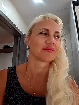 Snapshot of KissMiSveet chatting on 09-10-25, 02:50 KissMiSveet online show from 09-10-25, 02:50