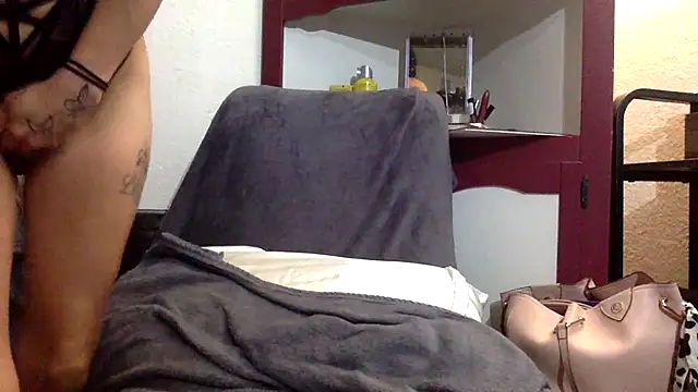 Snapshot of Bubbliciouss chatting on 10-16-25, 09:21 Bubbliciouss online show from 10-16-25, 09:21