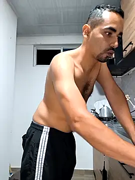 Snapshot of stivenlujan69 chatting on 12-17-25, 03:34 stivenlujan69 online show from 12-17-25, 03:34